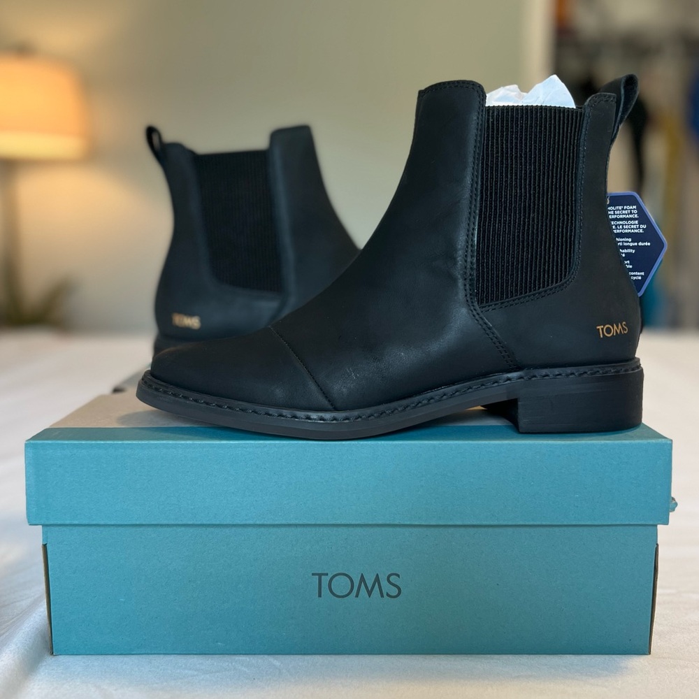NWT Toms Charlie black leather boots
